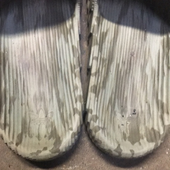 Adidas slides - Picture 5 of 5